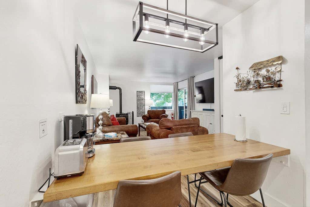 Stunning Newly Renovated Condo - Walk to Beach, Pool & Heavenly Ski Resort