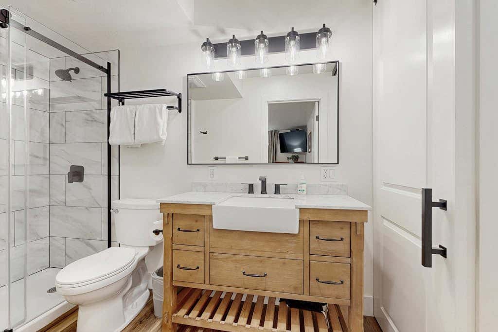 Stunning Newly Renovated Condo - Walk to Beach, Pool & Heavenly Ski Resort