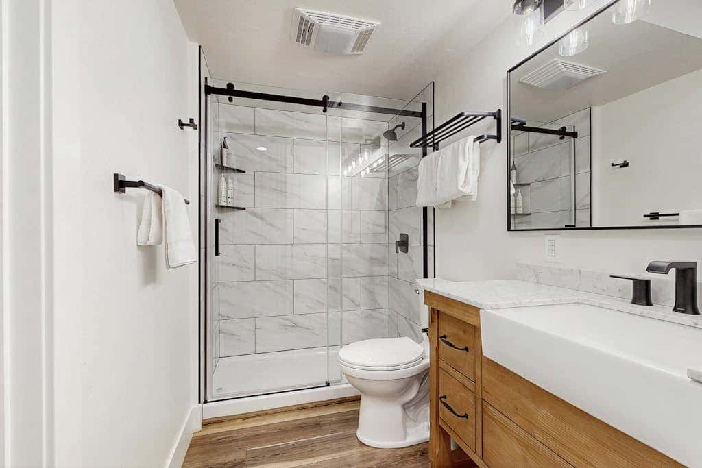 Stunning Newly Renovated Condo - Walk to Beach, Pool & Heavenly Ski Resort
