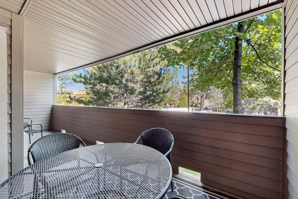 Stunning Newly Renovated Condo - Walk to Beach, Pool & Heavenly Ski Resort