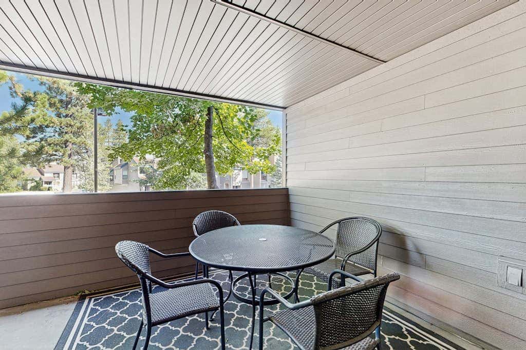 Stunning Newly Renovated Condo - Walk to Beach, Pool & Heavenly Ski Resort