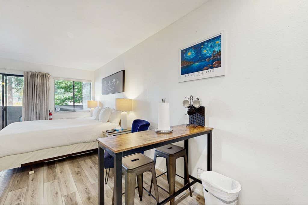Lakeland Village Lodge Living #213
