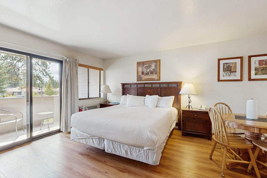 Experience laid-back mountain living at this Lakeland Village deluxe studio