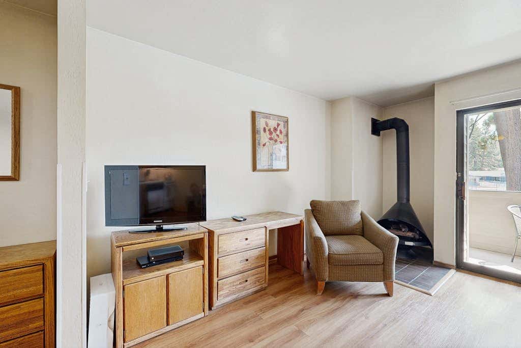 Experience laid-back mountain living at this Lakeland Village deluxe studio