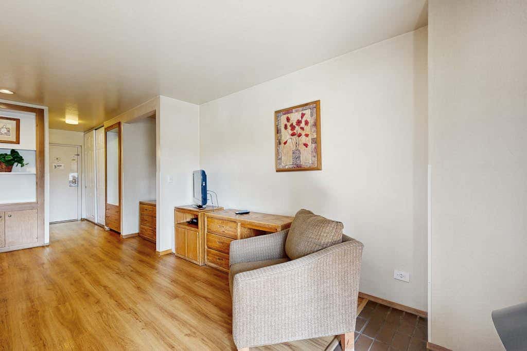 Experience laid-back mountain living at this Lakeland Village deluxe studio
