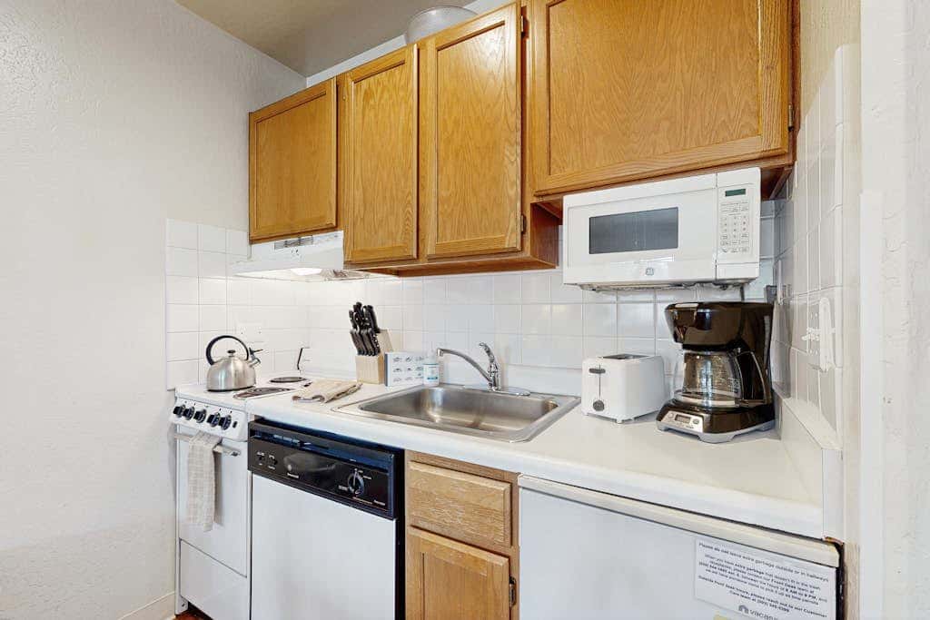 Experience laid-back mountain living at this Lakeland Village deluxe studio