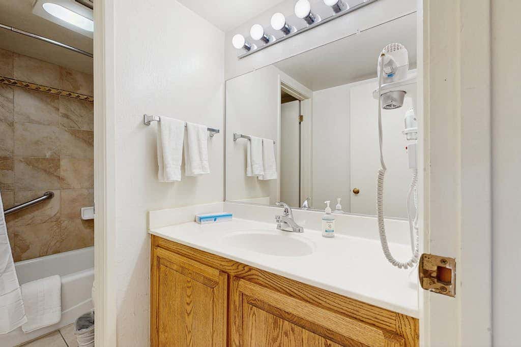 Experience laid-back mountain living at this Lakeland Village deluxe studio