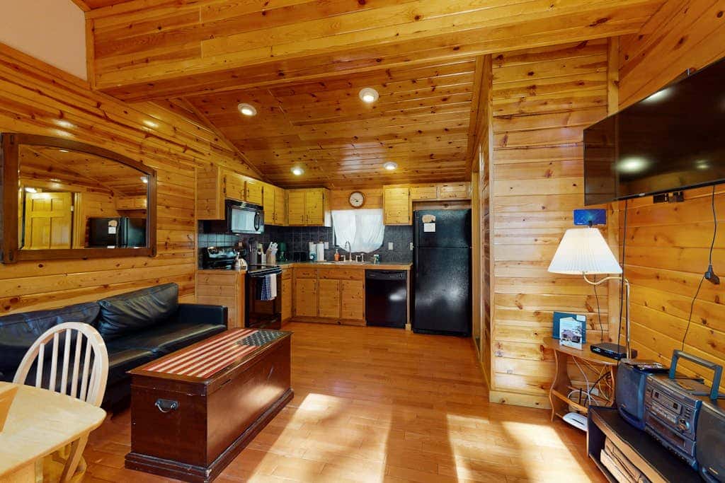 Remodeled condo close to Heavenly & marina - dog-friendly