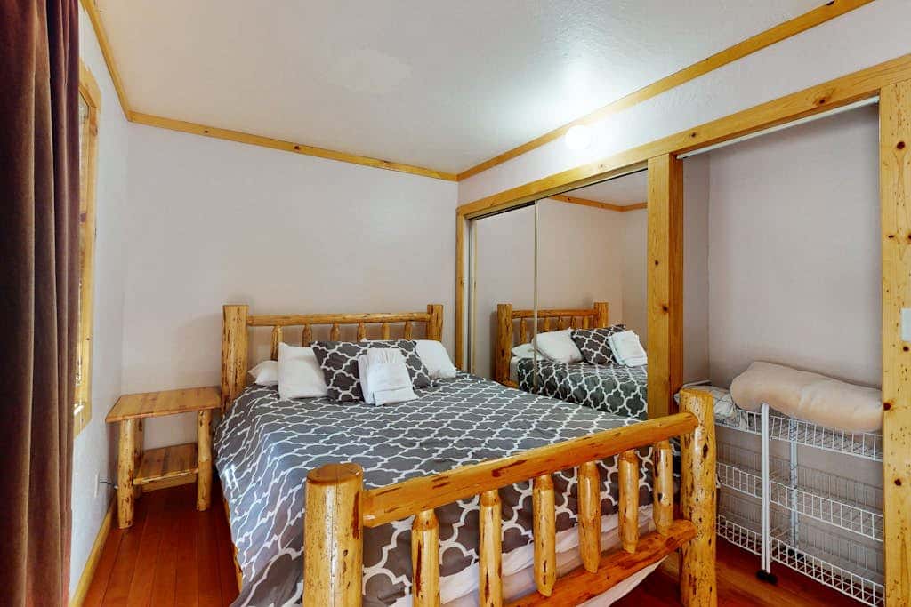 Remodeled condo close to Heavenly & marina - dog-friendly