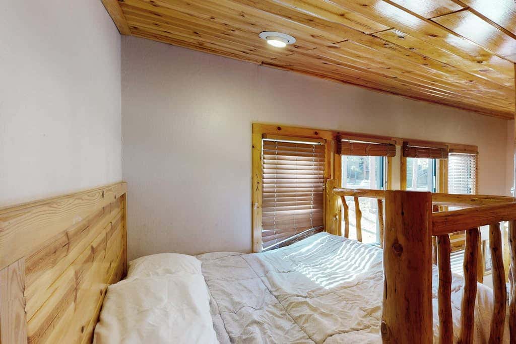 Remodeled condo close to Heavenly & marina - dog-friendly