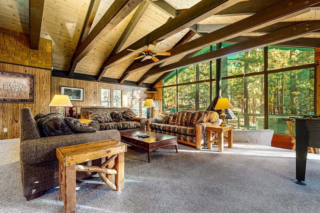 Classic Charm in South Lake Tahoe Views of the Heavenly Mountain Slopes