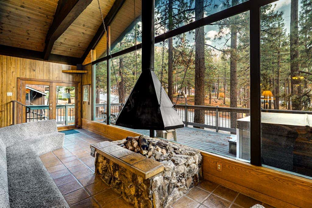 Classic Charm in South Lake Tahoe Views of the Heavenly Mountain Slopes