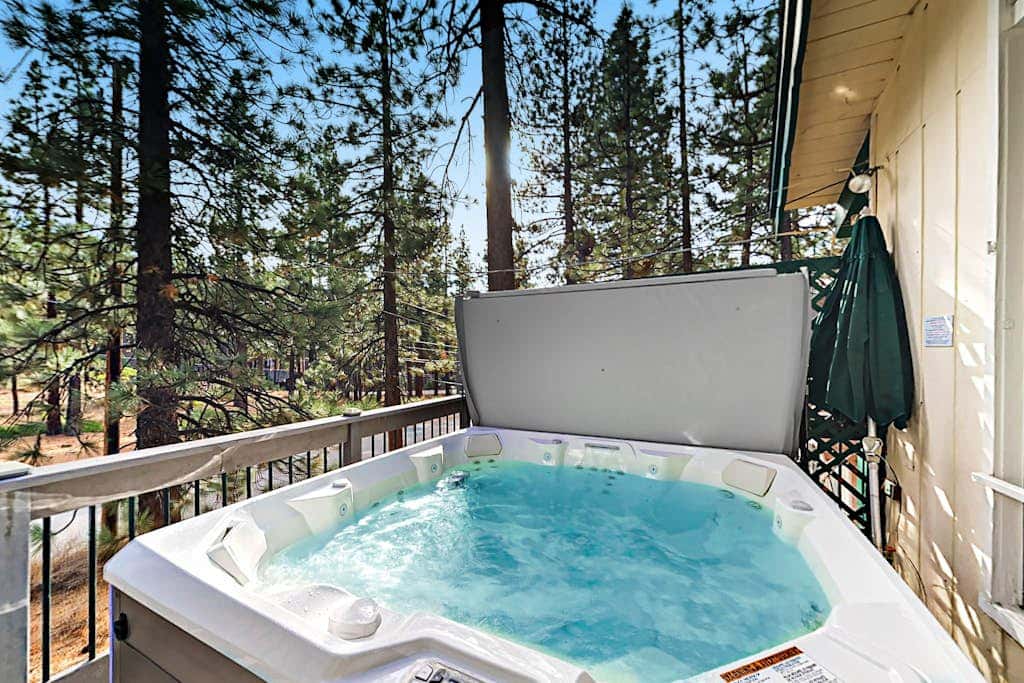 Classic Charm in South Lake Tahoe Views of the Heavenly Mountain Slopes