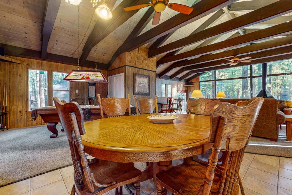 Classic Charm in South Lake Tahoe Views of the Heavenly Mountain Slopes