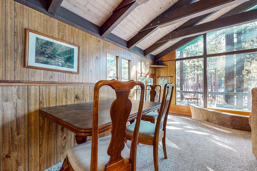 Classic Charm in South Lake Tahoe Views of the Heavenly Mountain Slopes