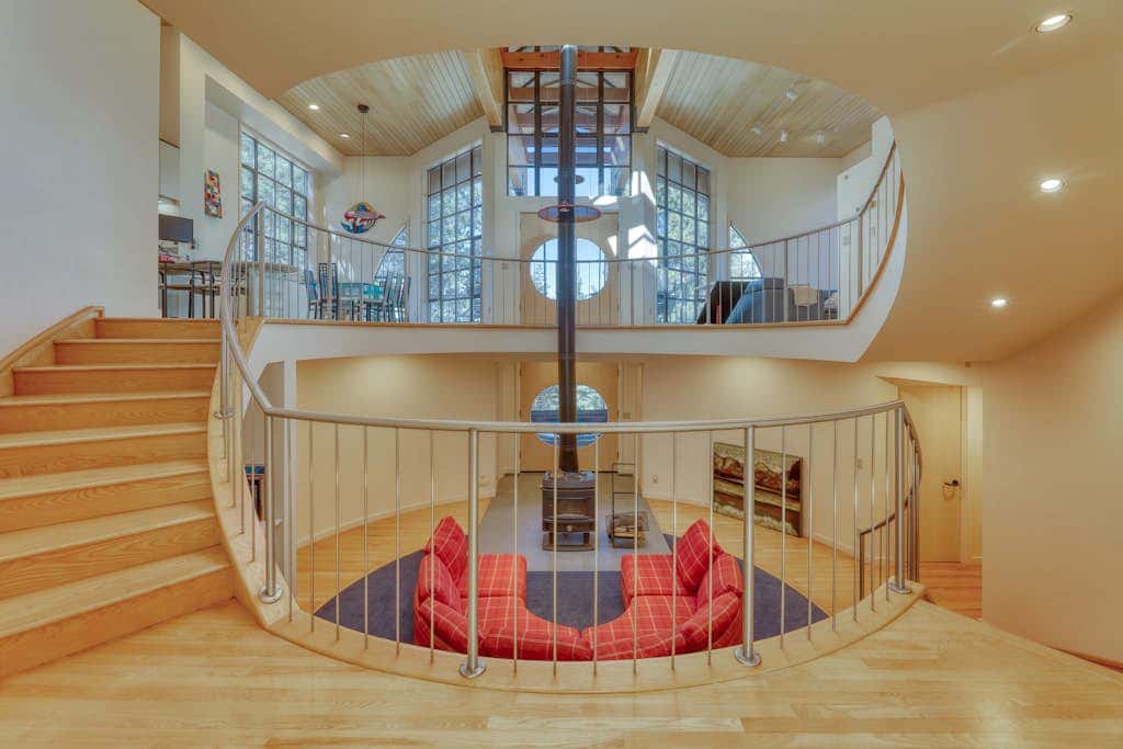 Unique circular home with wood fireplace, grill, & EV charger - dogs ok