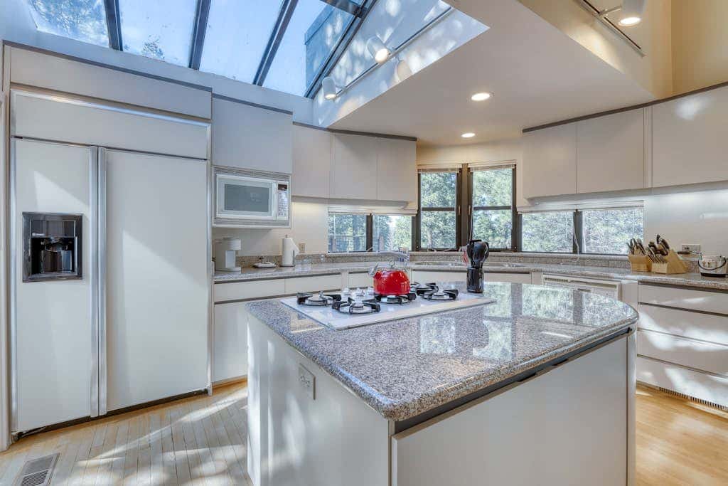 Unique circular home with wood fireplace, grill, & EV charger - dogs ok