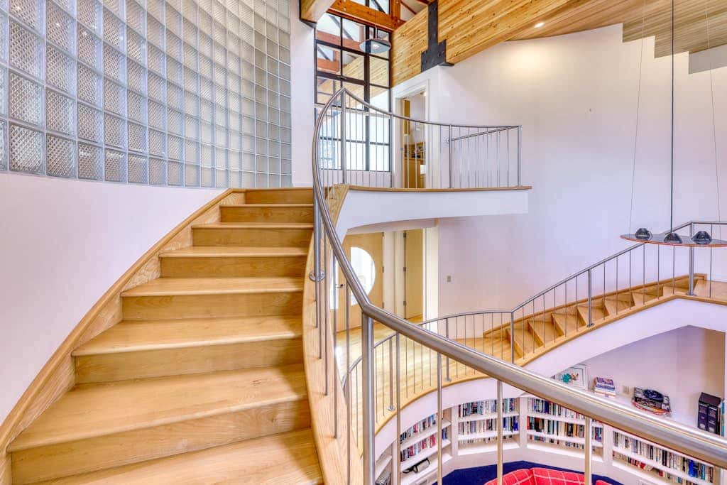 Unique circular home with wood fireplace, grill, & EV charger - dogs ok