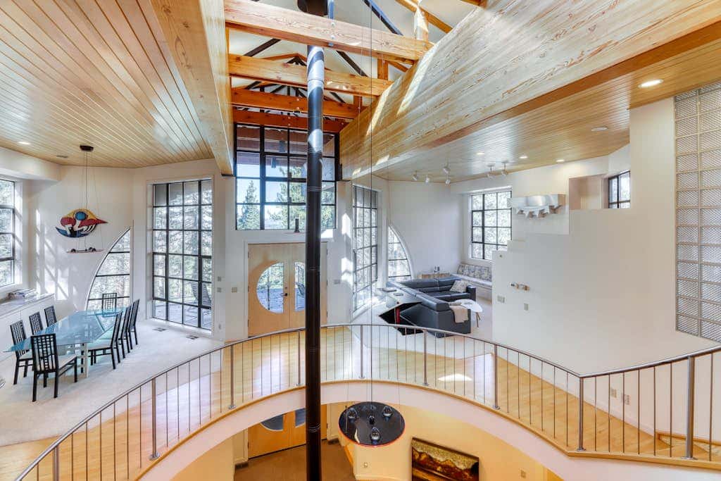 Unique circular home with wood fireplace, grill, & EV charger - dogs ok