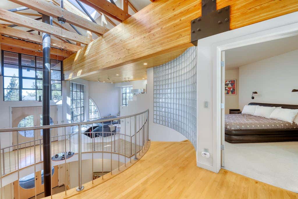 Unique circular home with wood fireplace, grill, & EV charger - dogs ok