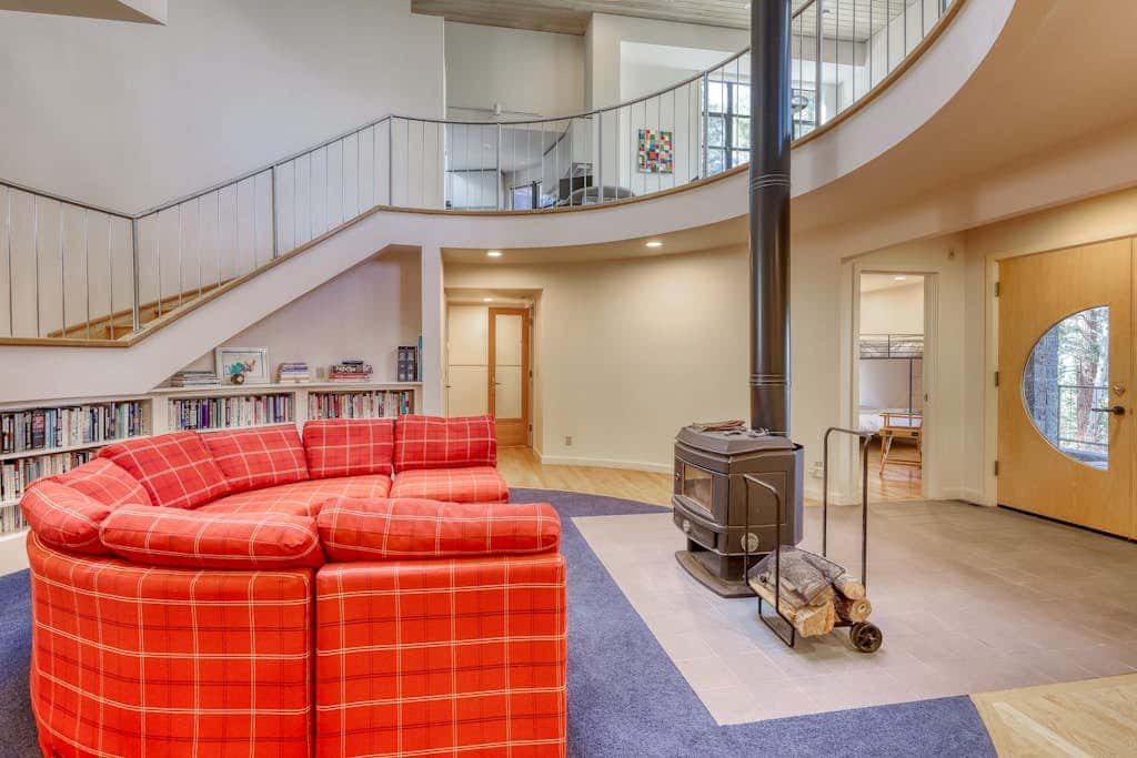 Unique circular home with wood fireplace, grill, & EV charger - dogs ok
