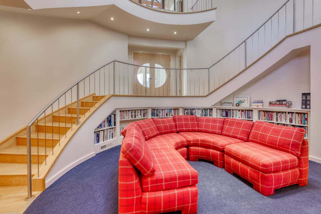 Unique circular home with wood fireplace, grill, & EV charger - dogs ok