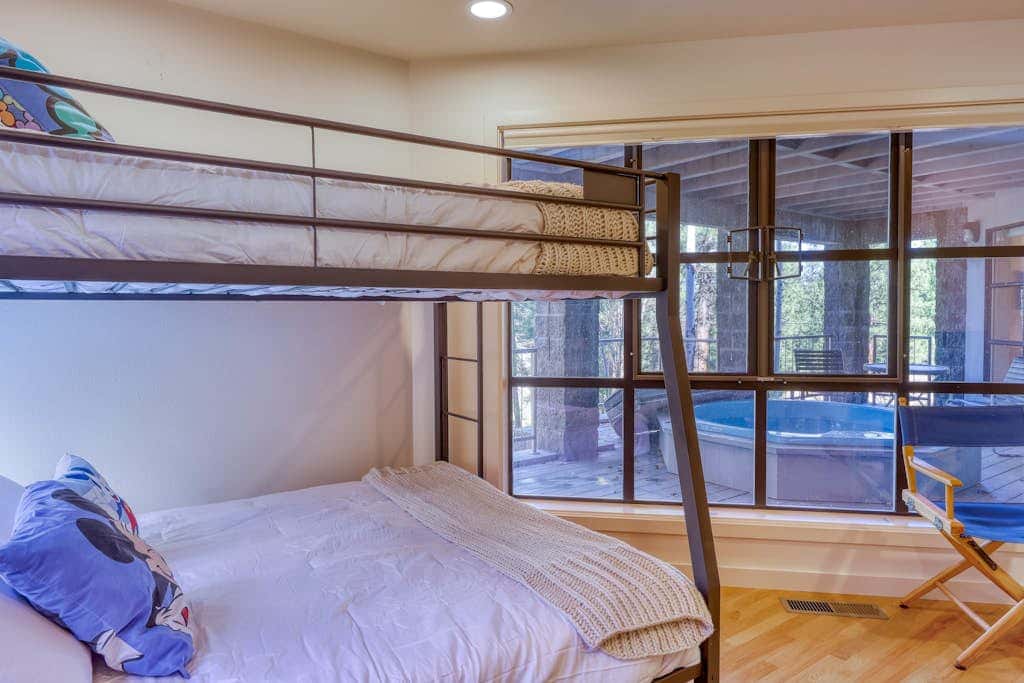 Unique circular home with wood fireplace, grill, & EV charger - dogs ok