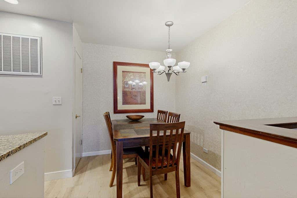 Three-Story Condo & Loft w Free WiFi, Gas Fireplace, Shared Pool, Hot Tub, & WD