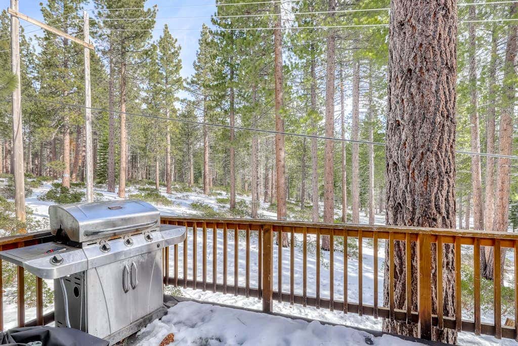 Spacious home with a pool table close to golf, skiing, hiking & biking