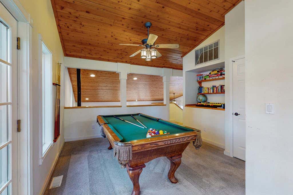 Spacious home with a pool table close to golf, skiing, hiking & biking