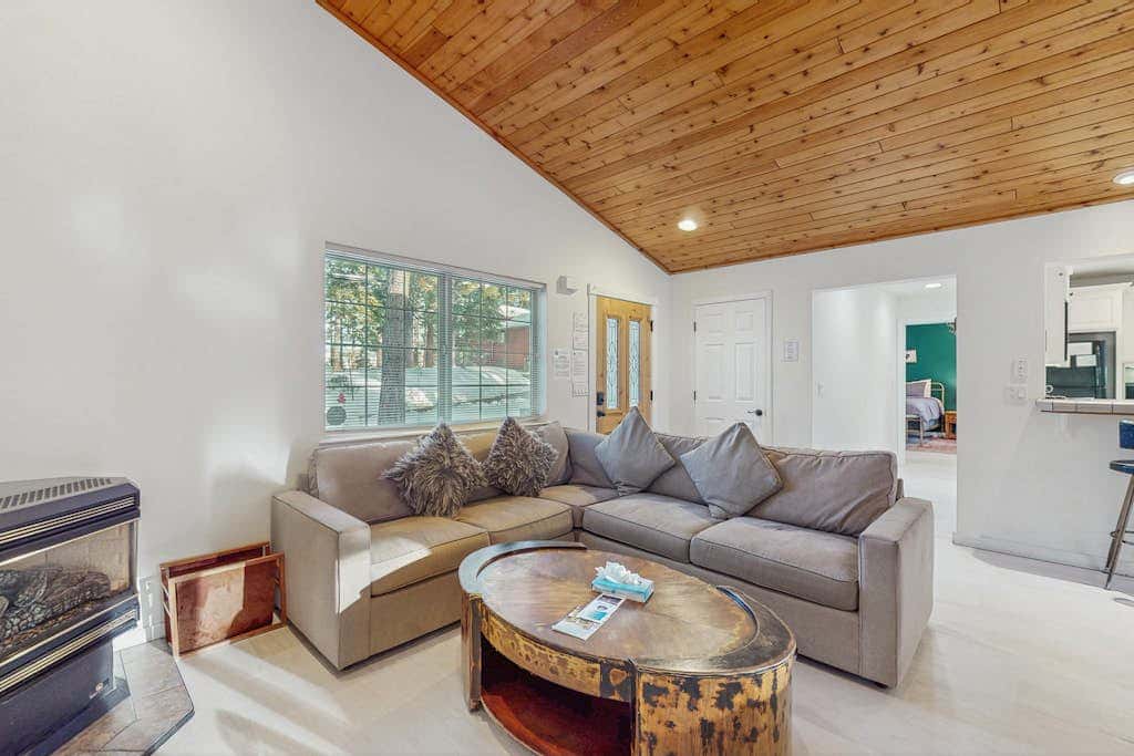 Spacious home with a pool table close to golf, skiing, hiking & biking