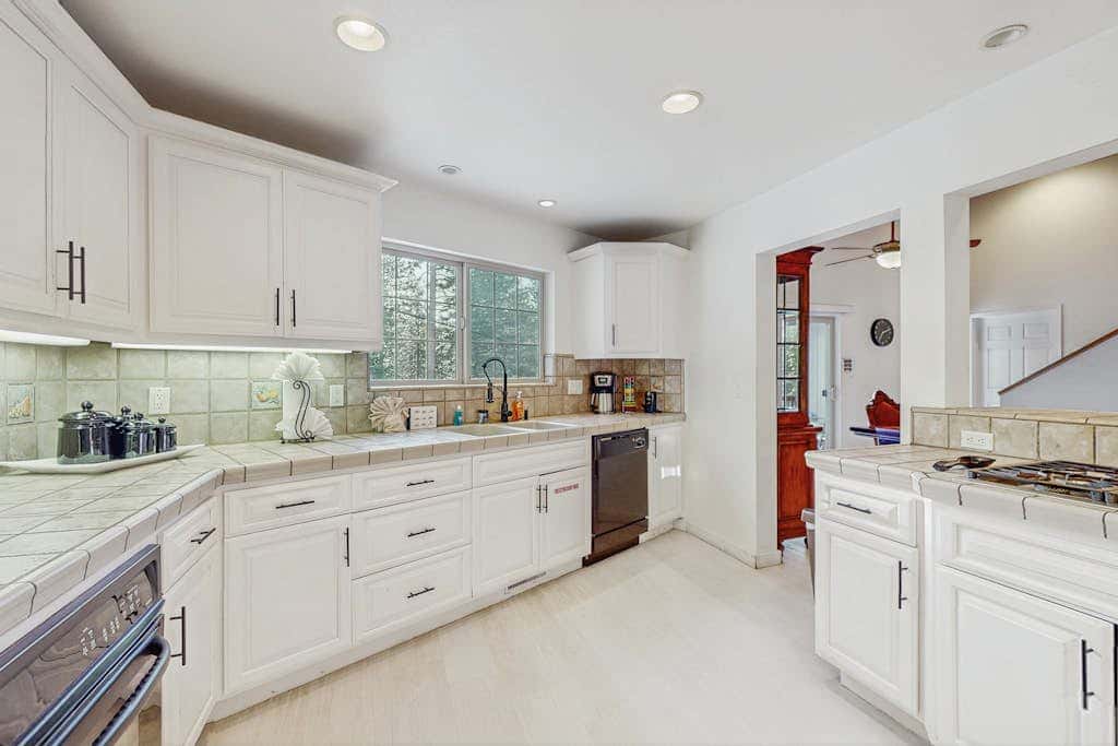 Spacious home with a pool table close to golf, skiing, hiking & biking