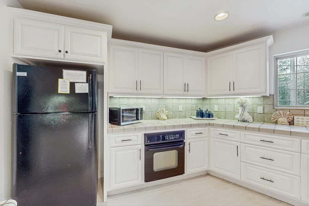 Spacious home with a pool table close to golf, skiing, hiking & biking
