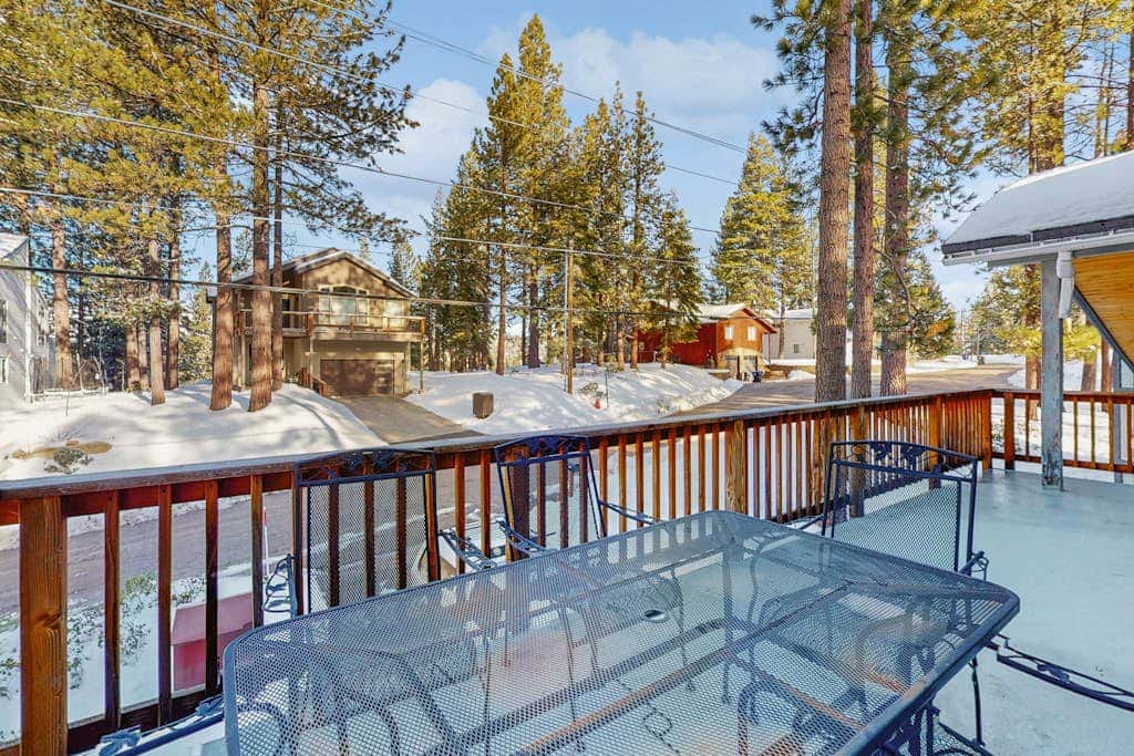 Spacious home with a pool table close to golf, skiing, hiking & biking