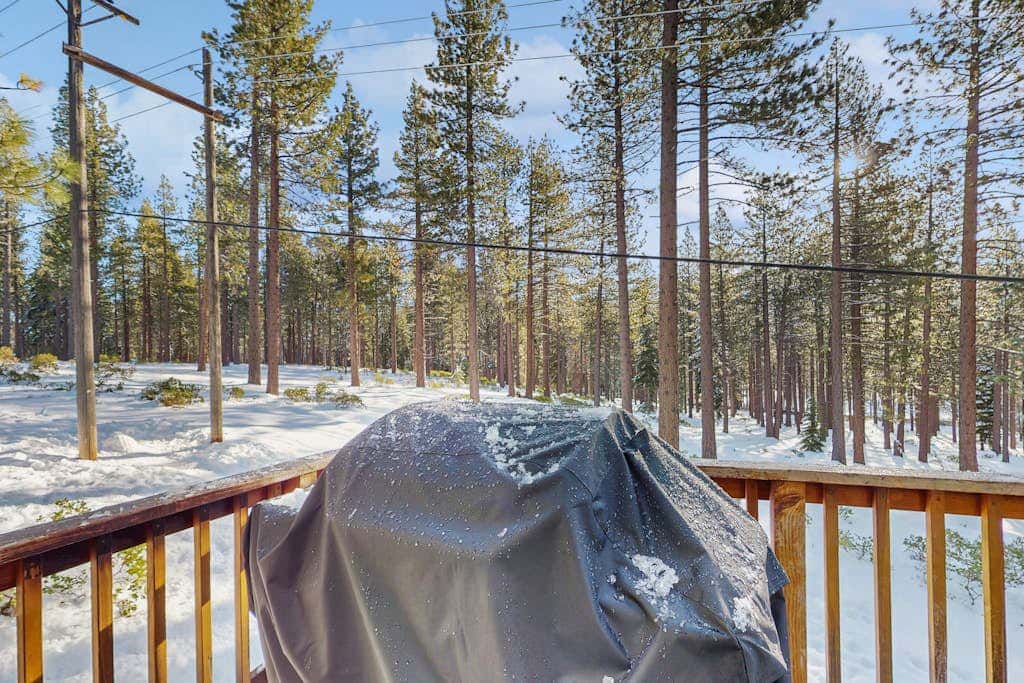 Spacious home with a pool table close to golf, skiing, hiking & biking