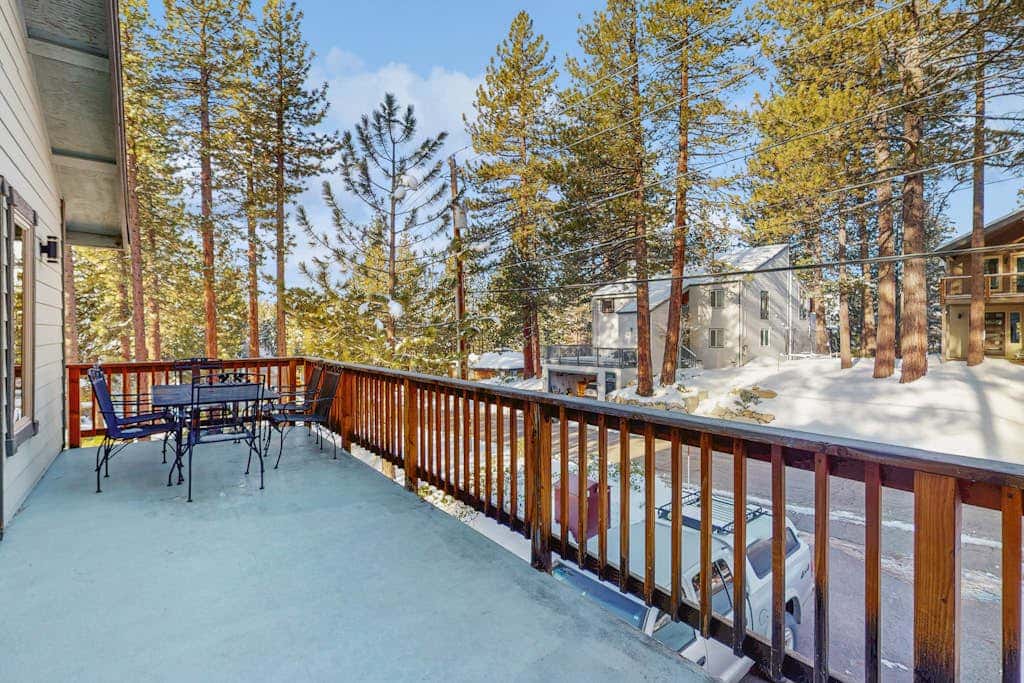 Spacious home with a pool table close to golf, skiing, hiking & biking