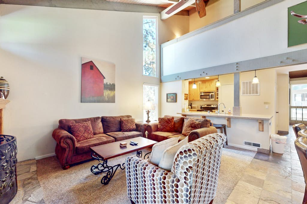 Lakeside condo w free WiFi & a gas fireplace plus a shared pool & hot tub