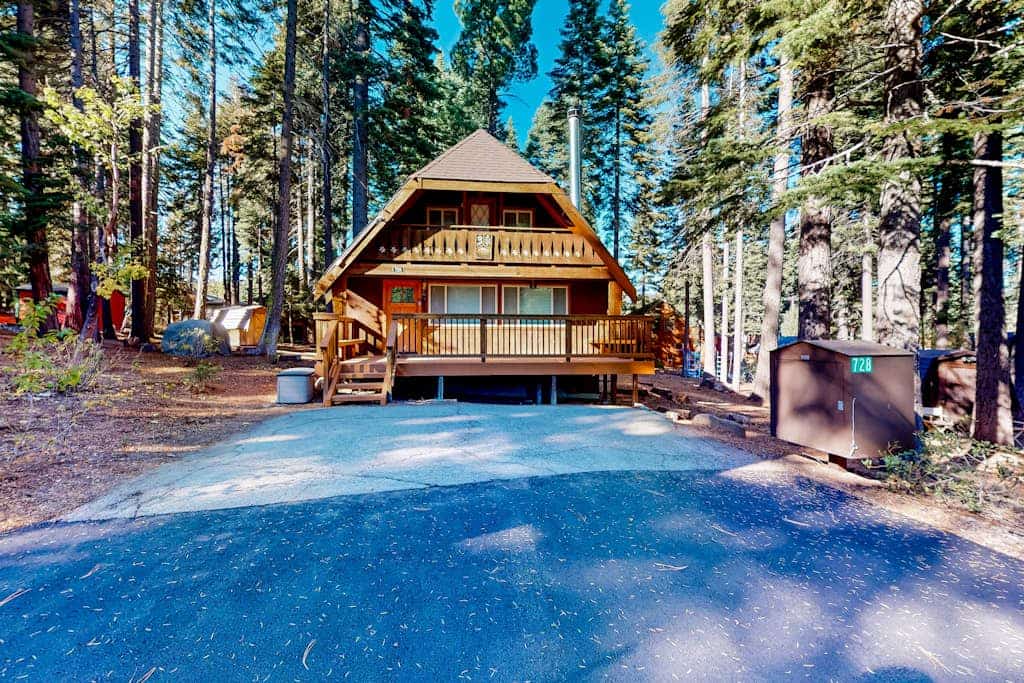 Two-story cabin with a wood fireplace, washer&dryer, & decks