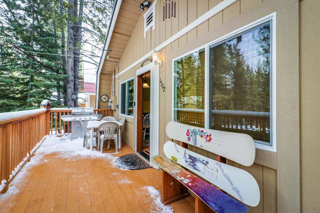 Cozy Tahoe Cabin: Perfect for Families & Adventure Seekers