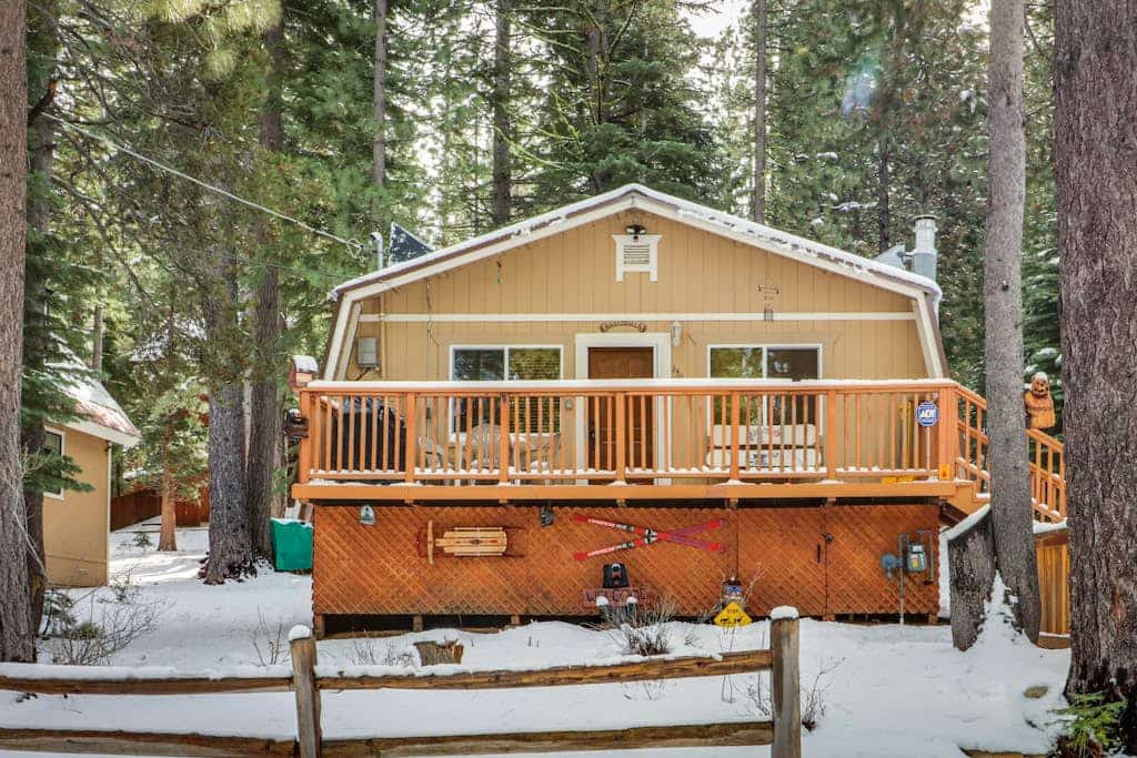 Discover Saxon Creek, your perfect home base in South Lake Tahoe! This charming house offers a cozy retreat with amenities like a BBQ grill, indoor fireplace, and free parking. Enjoy easy access to nearby attractions such as casinos, shopping, and outdoor adventures like cycling, fishing, and horseback riding. With comfortable bedrooms, a well-equipped kitchen, and a family-friendly atmosphere, Saxon Creek is ideal for creating lasting memories in the heart of the mountains.