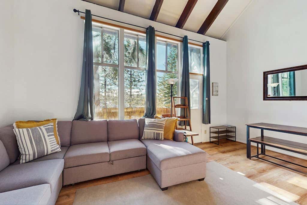 Cozy and Convenient Condo with Fireplace, Deck, W&D, Close to Town, Lake, Trails