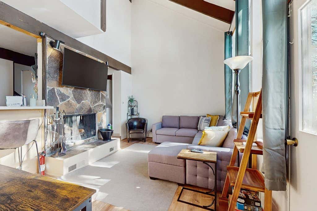 Cozy and Convenient Condo with Fireplace, Deck, W&D, Close to Town, Lake, Trails