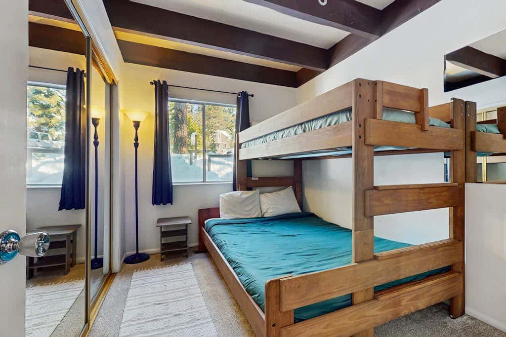 Cozy and Convenient Condo with Fireplace, Deck, W&D, Close to Town, Lake, Trails
