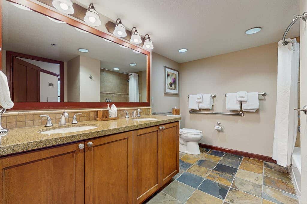 Ski-In, Ski-Out Squaw Creek Retreat - 2 Adjacent Suites - Pools & Hot Tubs