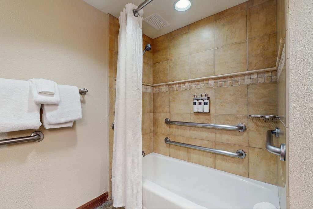 Ski-In, Ski-Out Squaw Creek Retreat - 2 Adjacent Suites - Pools & Hot Tubs