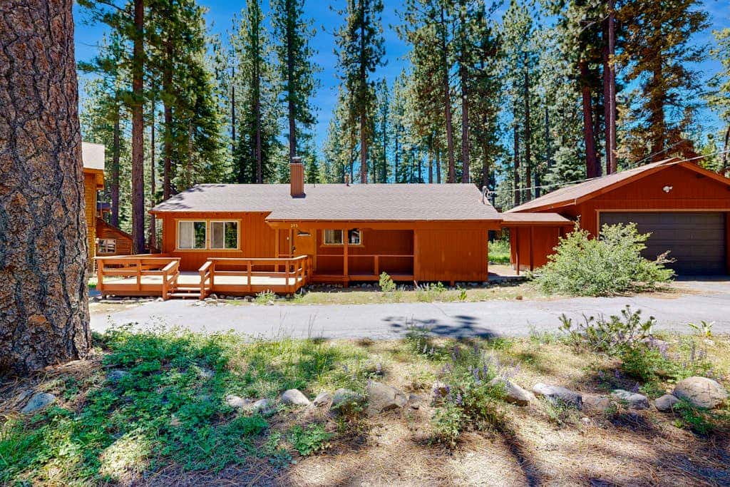 Dog-Friendly Tahoe City House Near Hiking and Skiing - Walk to Lake