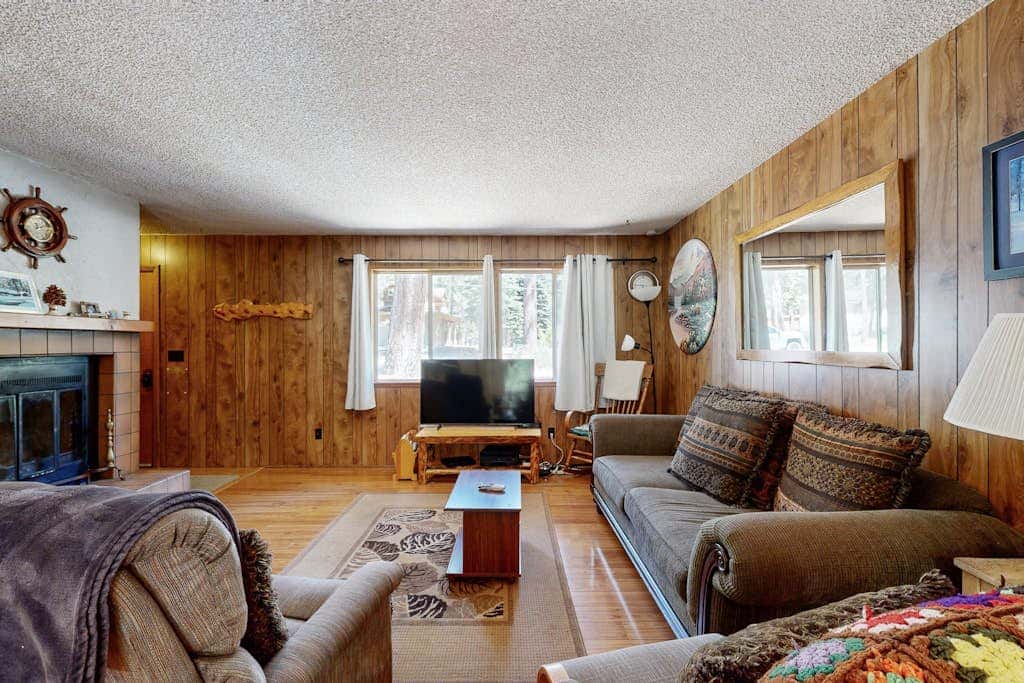 Dog-Friendly Tahoe City House Near Hiking and Skiing - Walk to Lake