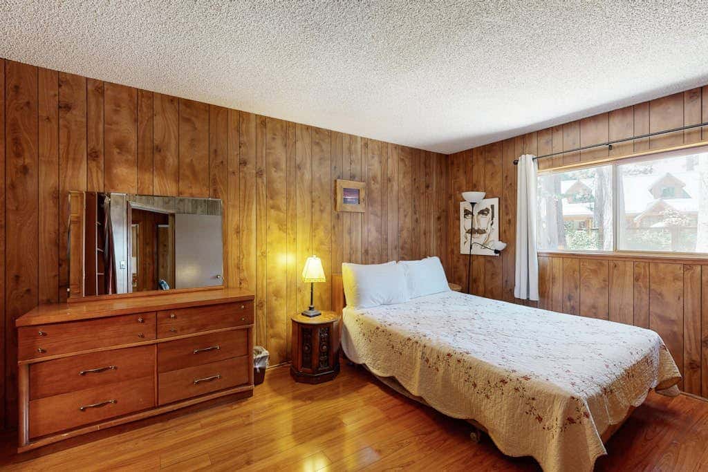 Dog-Friendly Tahoe City House Near Hiking and Skiing - Walk to Lake