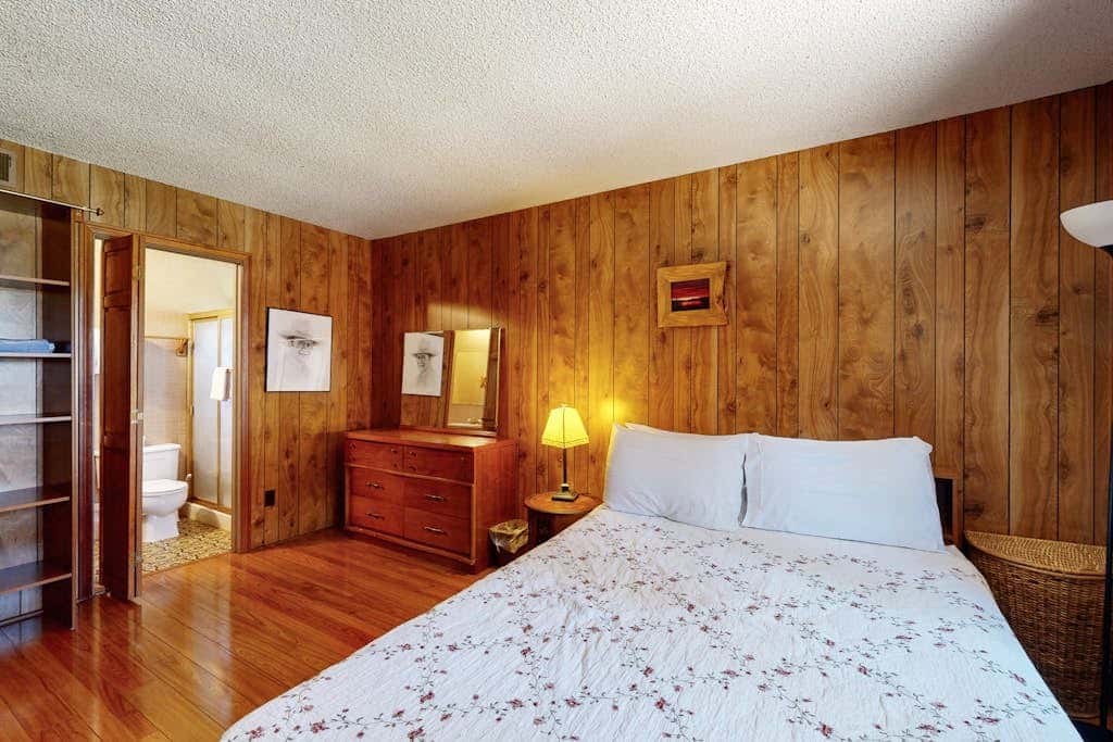 Dog-Friendly Tahoe City House Near Hiking and Skiing - Walk to Lake