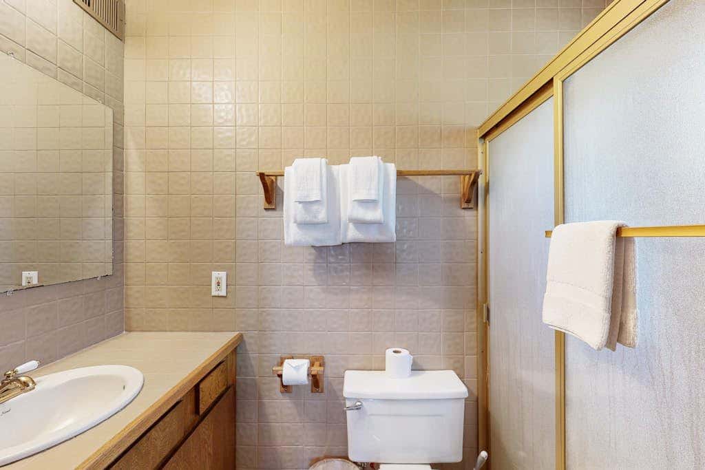 Dog-Friendly Tahoe City House Near Hiking and Skiing - Walk to Lake
